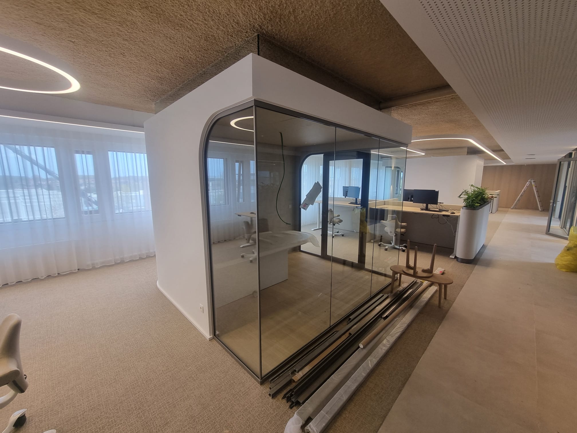 Bubble Meeting Room 2 – street